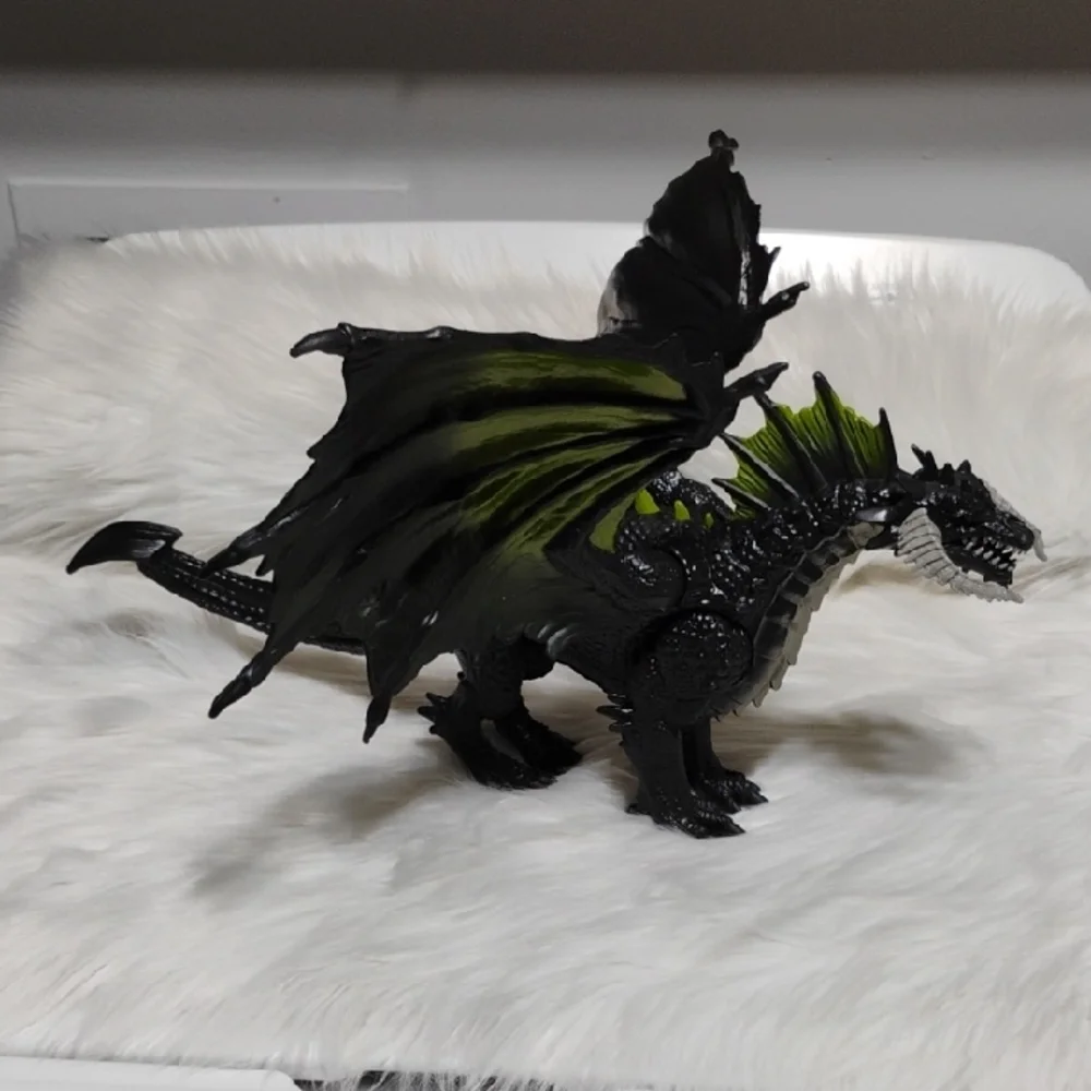 Dungeons & Dragons Rakor Majestic Black & Green Dragon Figure (XX-55) - Picture 5 of 7